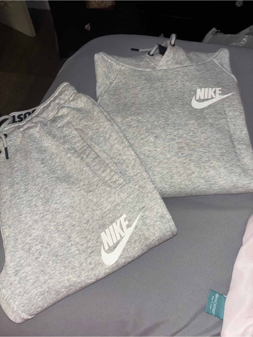 Nike women’s Light Grey Sweatshirt & Joggers Set with White Logo